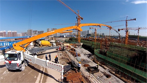 世界超长臂架80米泵车助力太原市政工程建设